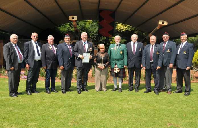 The Speaker and the Chairman of MAG with the Gunners The Speaker and the Chairman of MAG with the Gunners